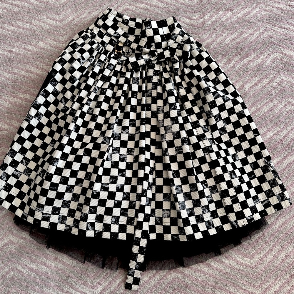 A rare Marc Jacobs midi skirt size 2 in great condition